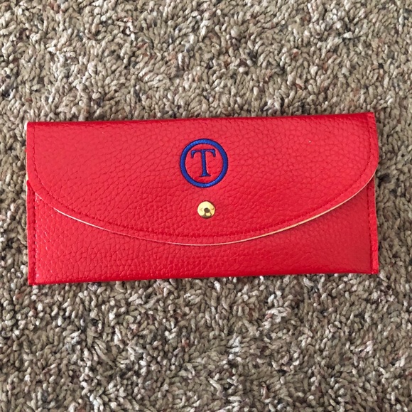 Monogrammed Wallets - Picture 3 of 6